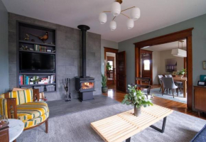 Dancing Doe Estate - Delaware Valley Escape with Wood Stove and Hot Tub